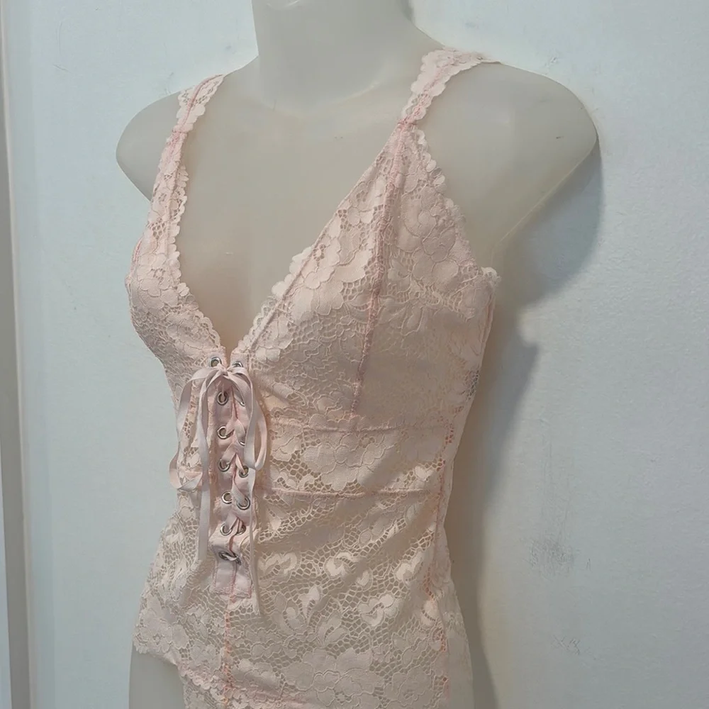 FREE PEOPLE Intimately Soft Pink Lace Lingerie Lace Up Front Size Small